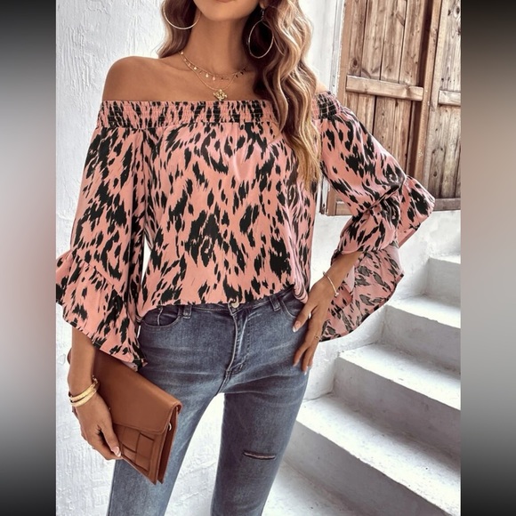 Boho allover print off shoulder flounce sleeve blouse - Picture 3 of 6